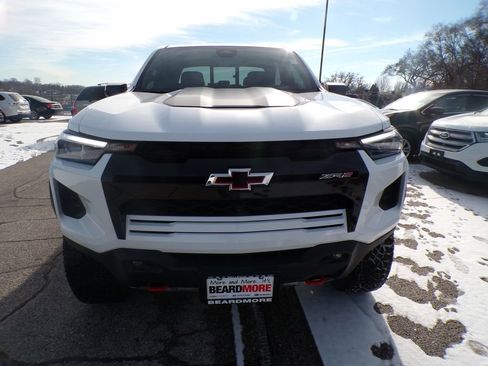 Used 2024 Chevrolet Colorado ZR2 w/ Technology Package image 5