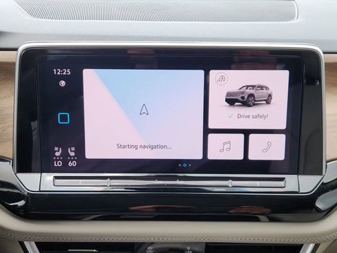 Used 2024 Volkswagen Atlas SE FWD image 16
