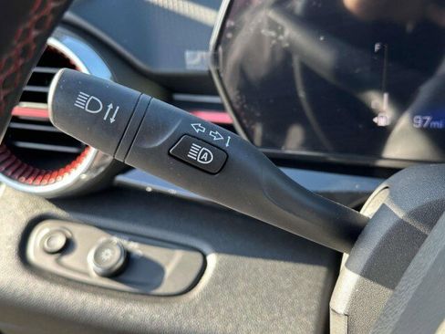 Used 2025 Chevrolet Trax RS image 27