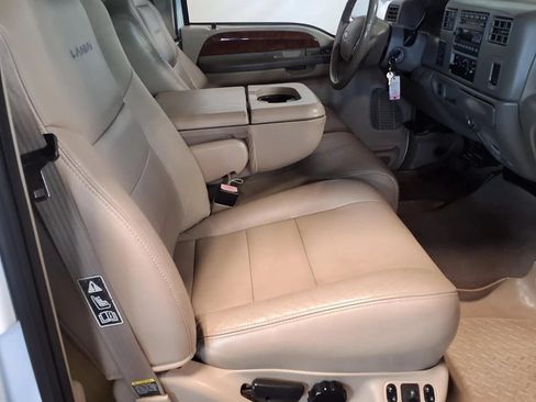 Used 2003 Ford F350 Lariat RWD image 12