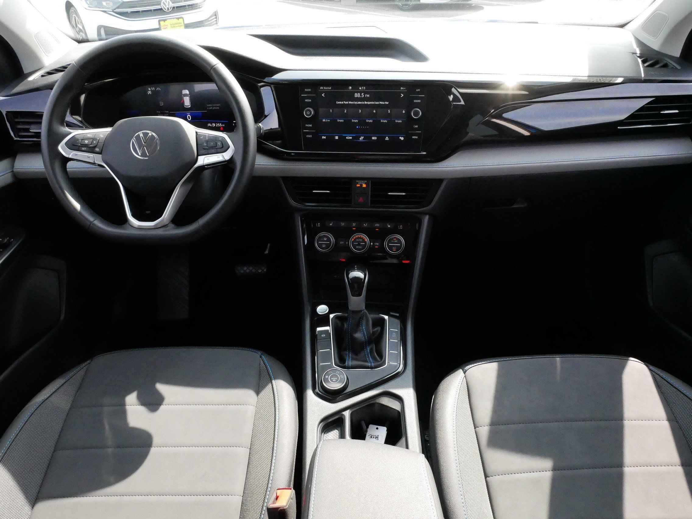 Certified 2024 Volkswagen Taos SE AWD/4WD image 10
