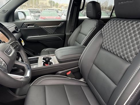 New 2026 GMC Acadia Denali w/ Super Cruise Package image 5