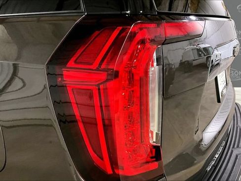 Used 2021 GMC Yukon XL SLT w/ SLT Premium Package AWD/4WD image 8