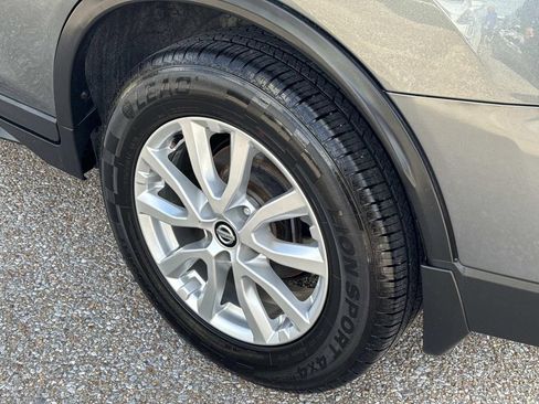Used 2020 Nissan Rogue S w/ Special Edition Package FWD image 5