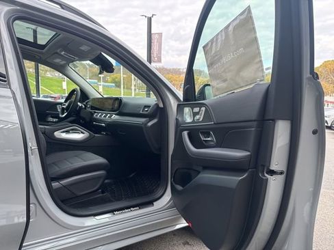 New 2026 Mercedes-Benz GLS 450 4MATIC image 29