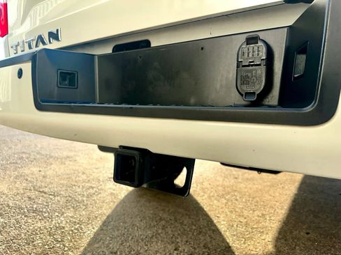 Used 2019 Nissan Titan SV w/ SV Convenience Package RWD image 36