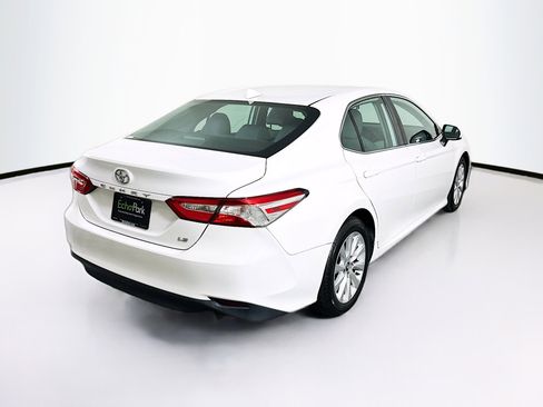 Used 2020 Toyota Camry LE image 9