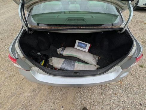 Used 2010 Toyota Camry LE FWD image 25