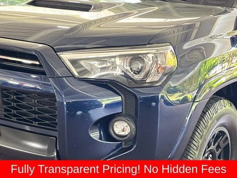 Used 2021 Toyota 4Runner Venture w/ Moonroof Package AWD/4WD image 10