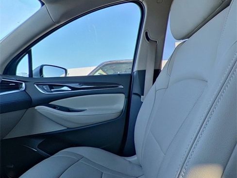 Used 2021 Buick Enclave Essence w/ Sport Touring Edition image 27