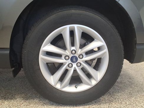 Used 2018 Ford Edge SEL AWD/4WD image 7