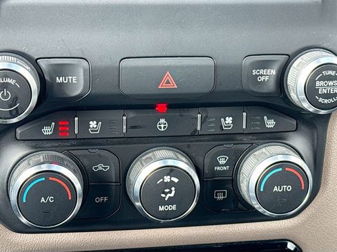 Used 2020 RAM 1500 Laramie image 20