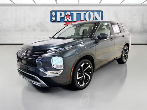 Used 2024 Mitsubishi Outlander SE Black Edition AWD/4WD image 3