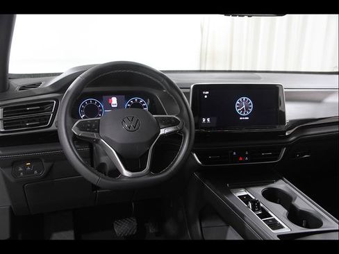 Used 2024 Volkswagen Atlas Cross Sport SE AWD/4WD image 6