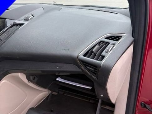 Used 2015 Ford Escape Titanium FWD image 34