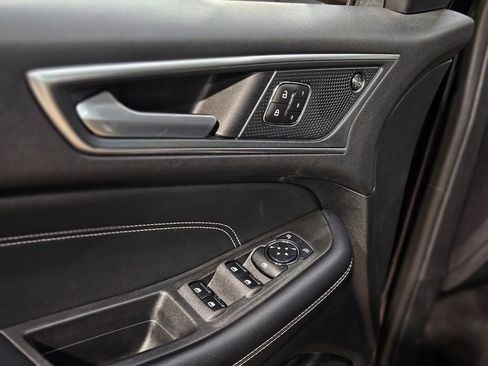 Used 2024 Ford Edge Titanium image 21