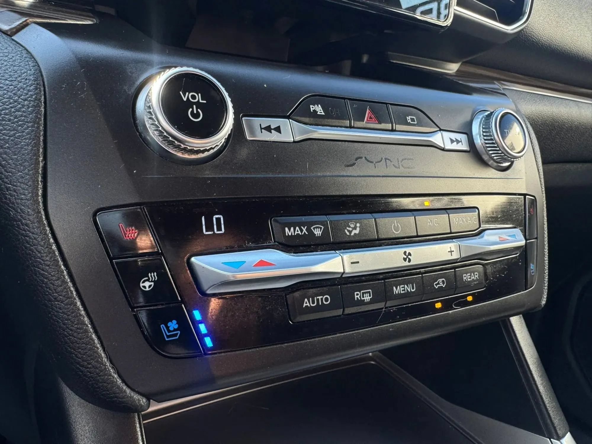 Used 2020 Ford Explorer Limited RWD image 24