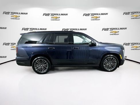 Used 2025 Cadillac Escalade Sport Platinum w/ LPO, Floor Liner Package AWD/4WD image 8