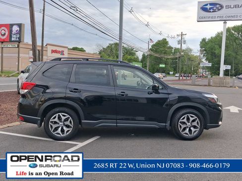 Used 2020 Subaru Forester Premium AWD/4WD image 7