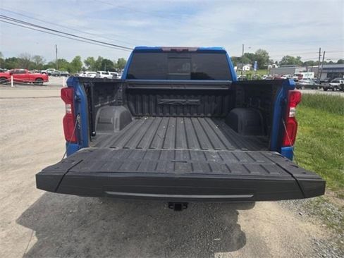 Used 2024 Chevrolet Silverado 1500 ZR2 image 16