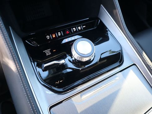 New 2026 Jeep Grand Wagoneer Limited AWD/4WD image 9