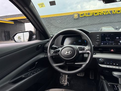 Used 2025 Hyundai Elantra Sport FWD image 23