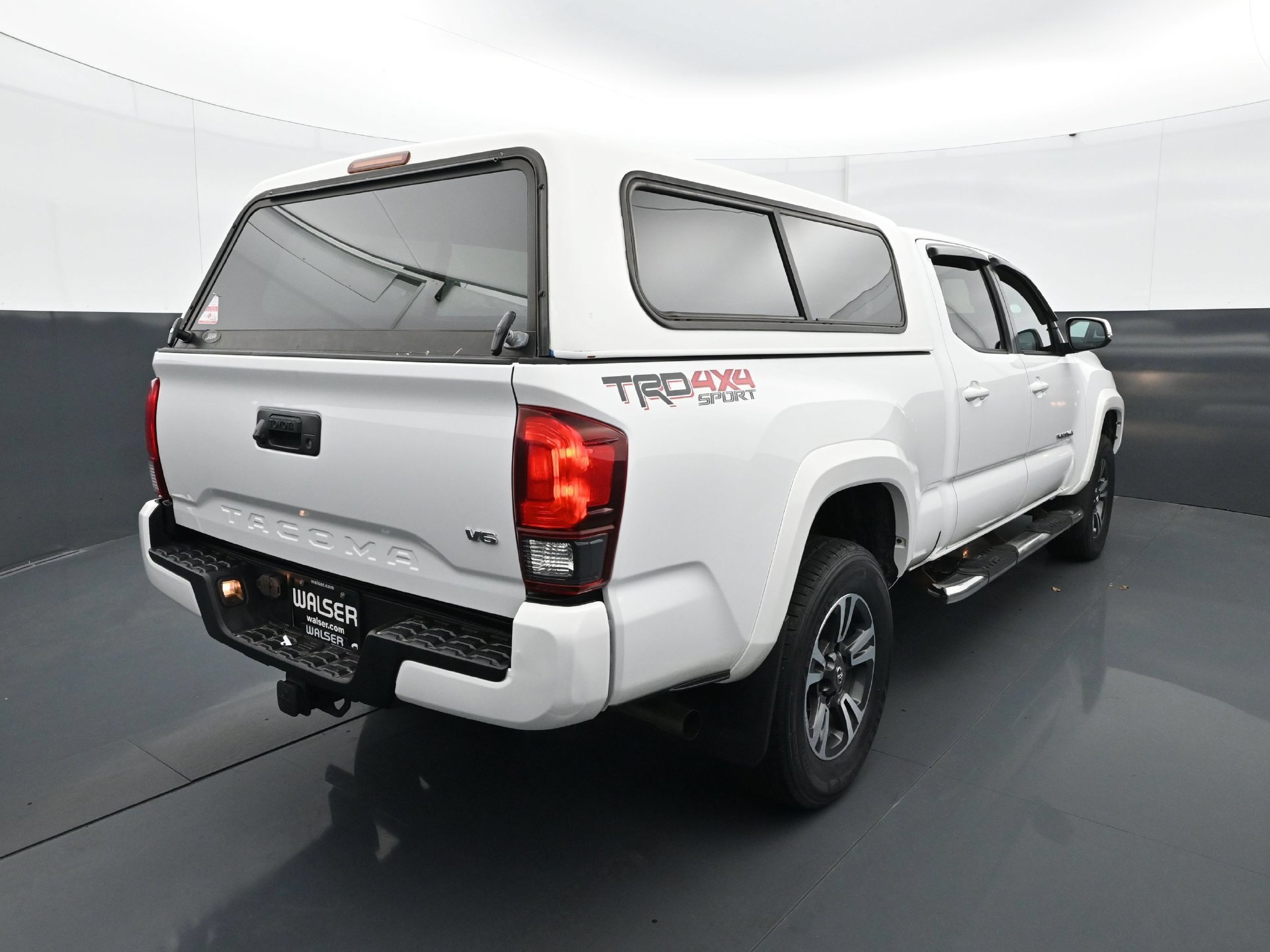 Used 2019 Toyota Tacoma TRD Sport AWD/4WD image 6