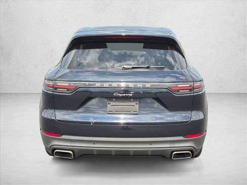 Used 2022 Porsche Cayenne AWD/4WD image 7