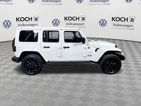 Used 2022 Jeep Wrangler Unlimited Sahara w/ Cold Weather Group image 9