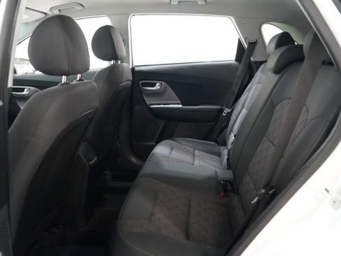 Used 2022 Kia Niro LX image 30