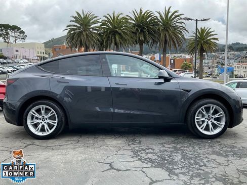Used 2024 Tesla Model Y 2WD image 3