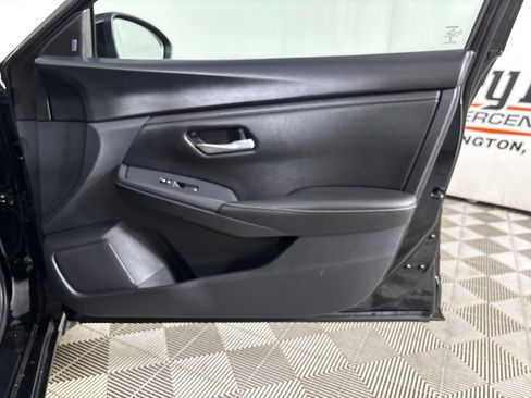 Used 2024 Nissan Sentra SV FWD image 25