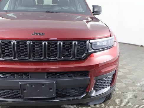 Used 2023 Jeep Grand Cherokee L Laredo AWD/4WD image 13