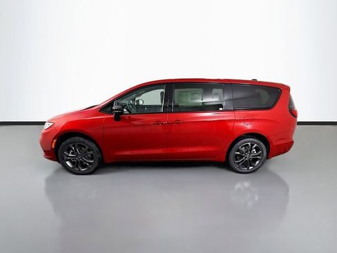New 2026 Chrysler Pacifica Select image 4