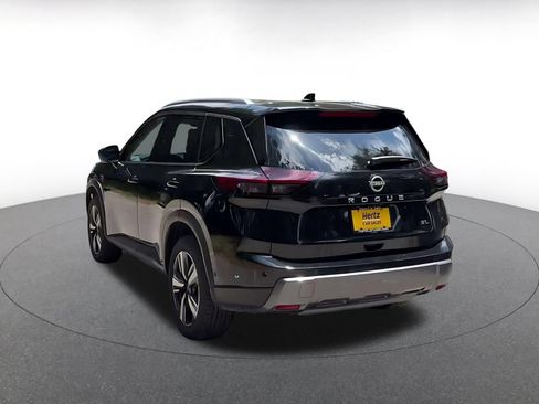 Used 2026 Nissan Rogue SL FWD image 11
