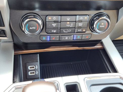 Used 2019 Ford F150 Lariat AWD/4WD image 14