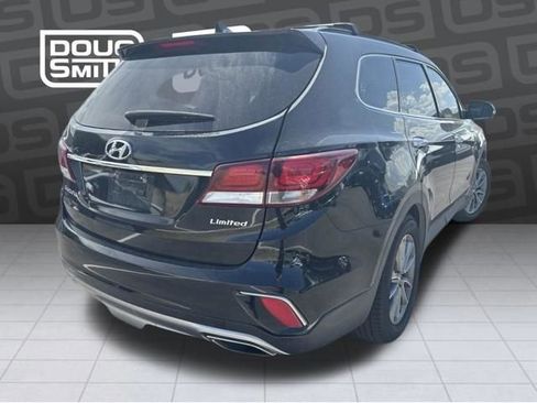 Used 2017 Hyundai Santa Fe Limited FWD image 4