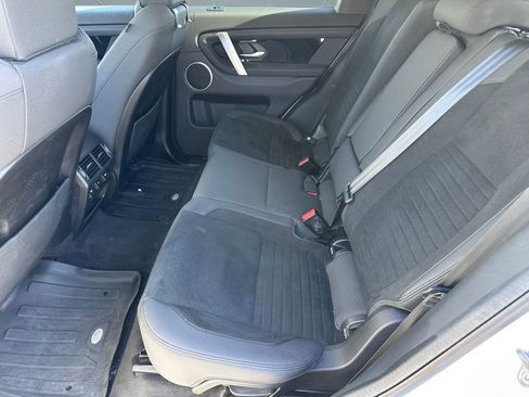 Used 2020 Land Rover Discovery Sport SE image 11