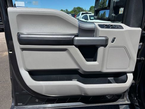 Used 2015 Ford F150 XLT w/ Equipment Group 302A Luxury AWD/4WD image 13