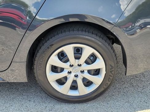 Used 2025 Toyota Corolla LE image 5