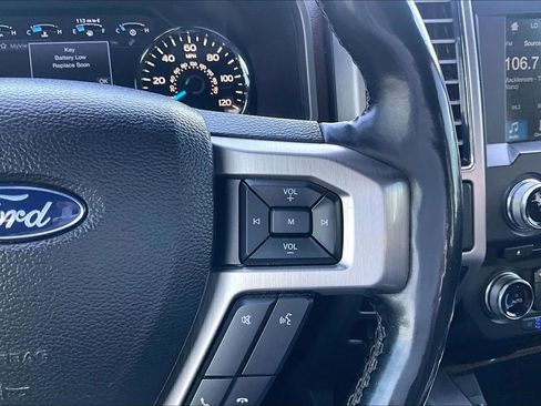 Used 2017 Ford F150 Platinum w/ Equipment Group 701A Luxury AWD/4WD image 18