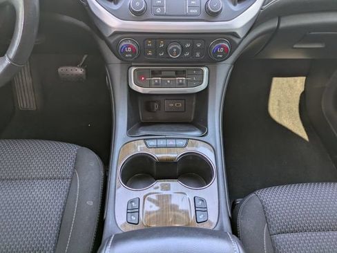 Used 2020 GMC Acadia SLE w/ Driver Convenience Package FWD image 20