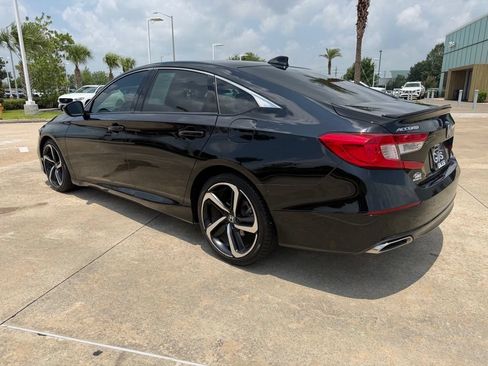 Used 2022 Honda Accord Sport image 3
