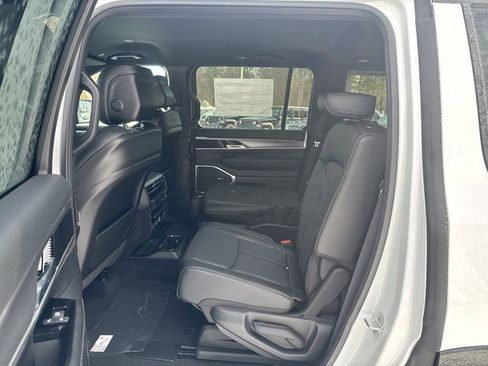 New 2026 Jeep Grand Wagoneer Limited image 22