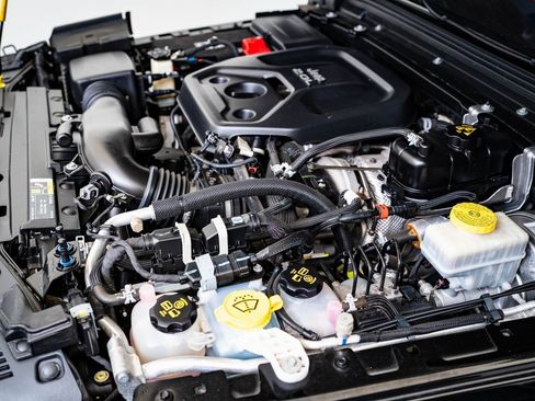 Used 2019 Jeep Wrangler Sport S image 37