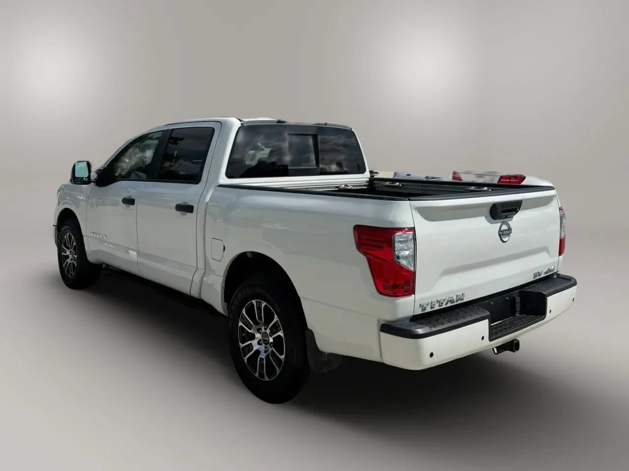 Used 2023 Nissan Titan SV w/ SV Convenience Package AWD/4WD image 5