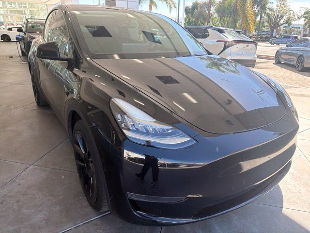 Used 2021 Tesla Model Y Long Range AWD/4WD image 3