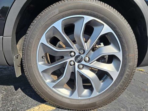 Used 2022 Lincoln Nautilus Reserve w/ Equipment Group 201A image 8