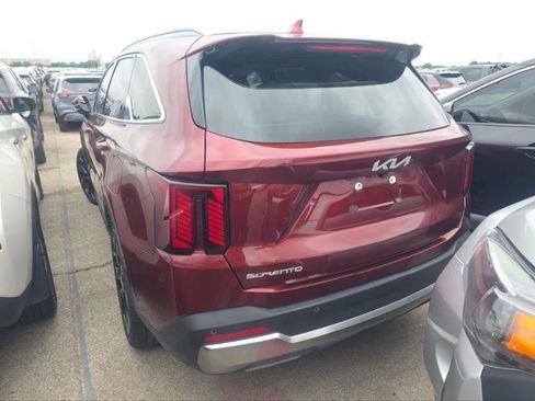 Used 2025 Kia Sorento SX FWD image 11