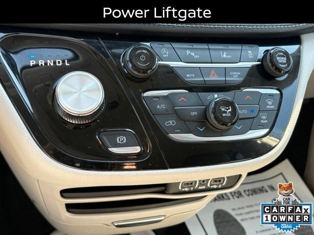 Used 2023 Chrysler Pacifica Touring-L AWD/4WD image 19